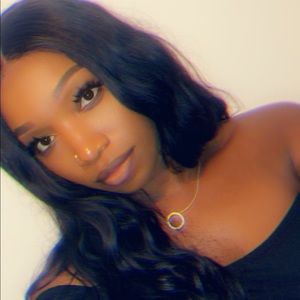 Meet your Posher, Crystal